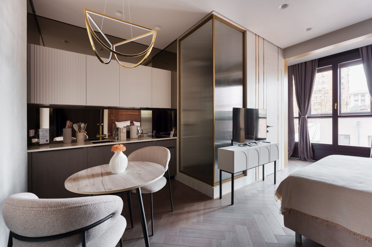 Трёхместный и более (Янтарь), Апартаменты Lux с террасой в центре Москвы