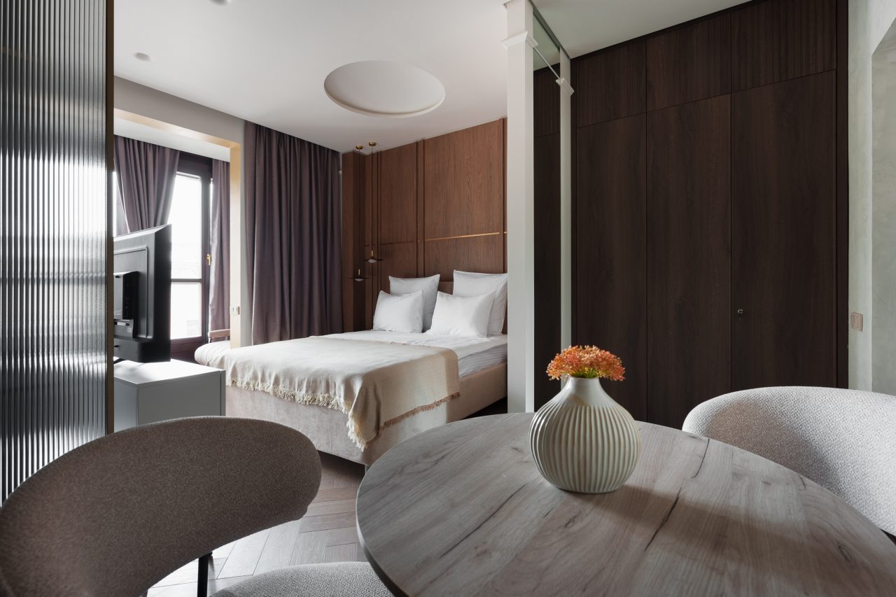 Трёхместный и более (Янтарь), Апартаменты Lux с террасой в центре Москвы