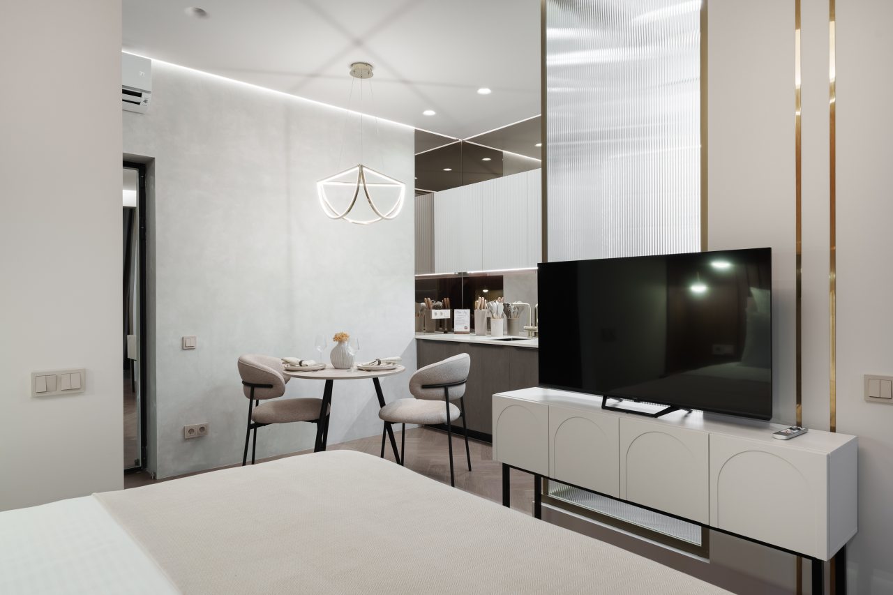 Трёхместный и более (Янтарь), Апартаменты Lux с террасой в центре Москвы