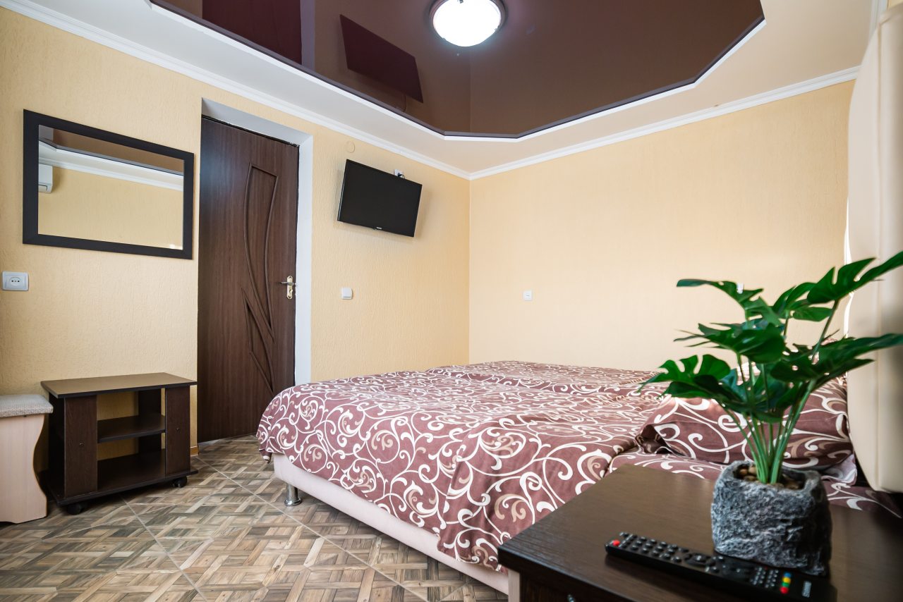 Люкс (FAMILY ROOM , 4 (2х комнатный)люкс), Отель Анютины Глазки