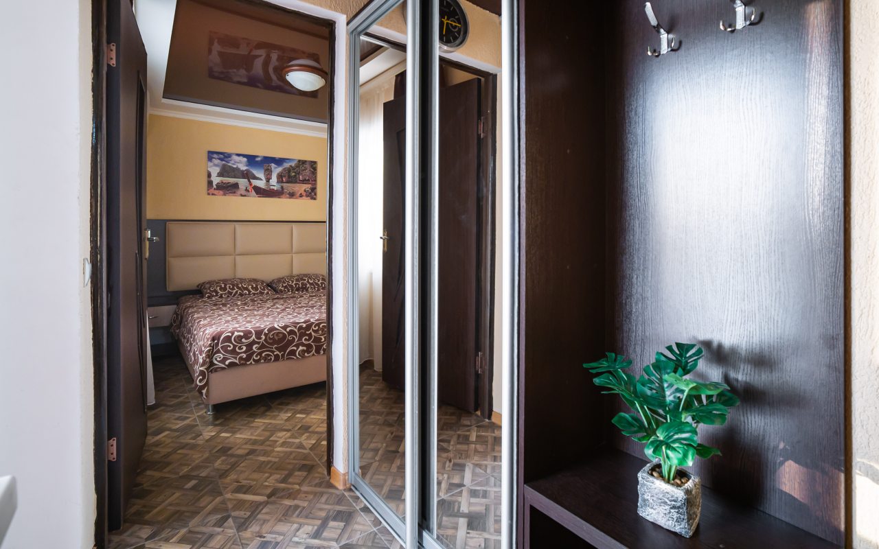 Люкс (FAMILY ROOM , 4 (2х комнатный)люкс), Отель Анютины Глазки