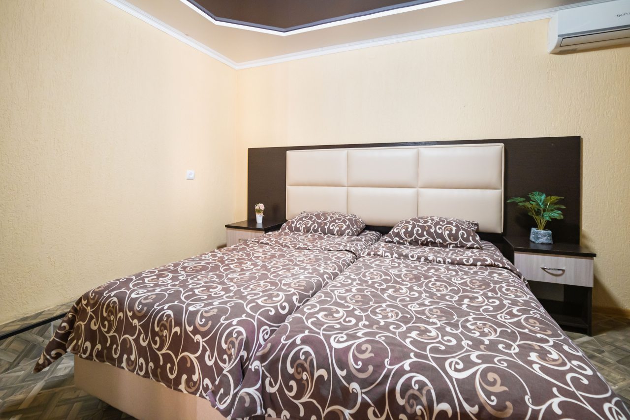 Люкс (FAMILY ROOM , 4 (2х комнатный)люкс), Отель Анютины Глазки