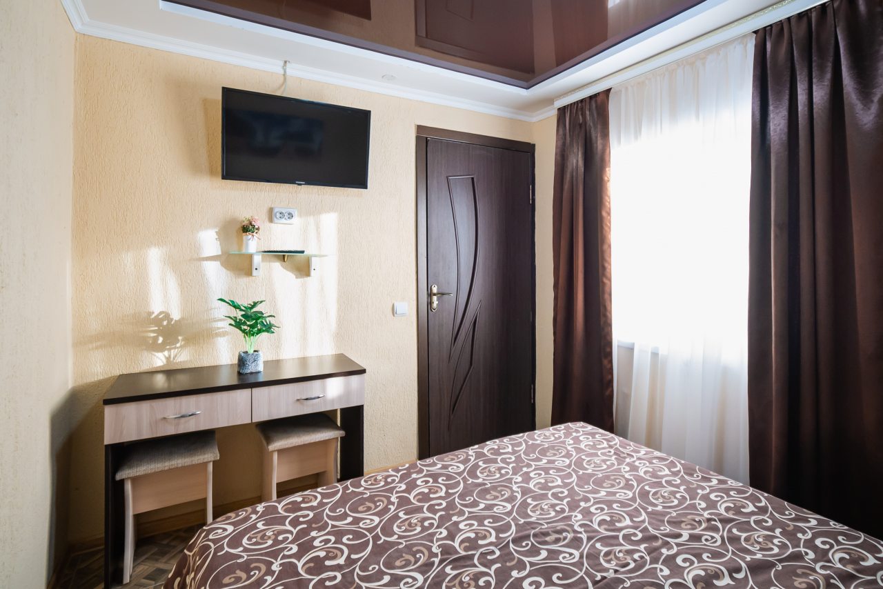 Люкс (FAMILY ROOM , 4 (2х комнатный)люкс), Отель Анютины Глазки