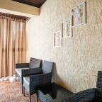 Люкс (FAMILY ROOM , 4 (2х комнатный)люкс), Отель Анютины Глазки