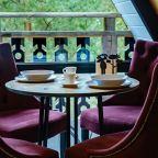 Коттедж (A-frame), Спа-отель Дворцы