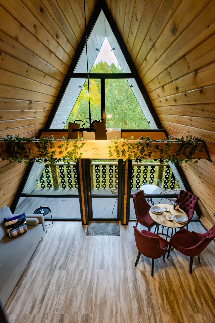 Коттедж (A-frame), Спа-отель Дворцы