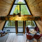 Коттедж (A-frame), Спа-отель Дворцы