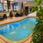 Бассейн, Отель О,Тепло