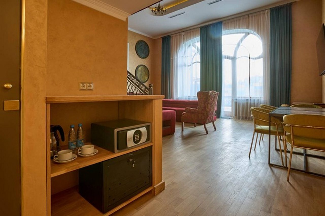 Люкс (Двухэтажный CAESAR), Отель Malakhovka palace