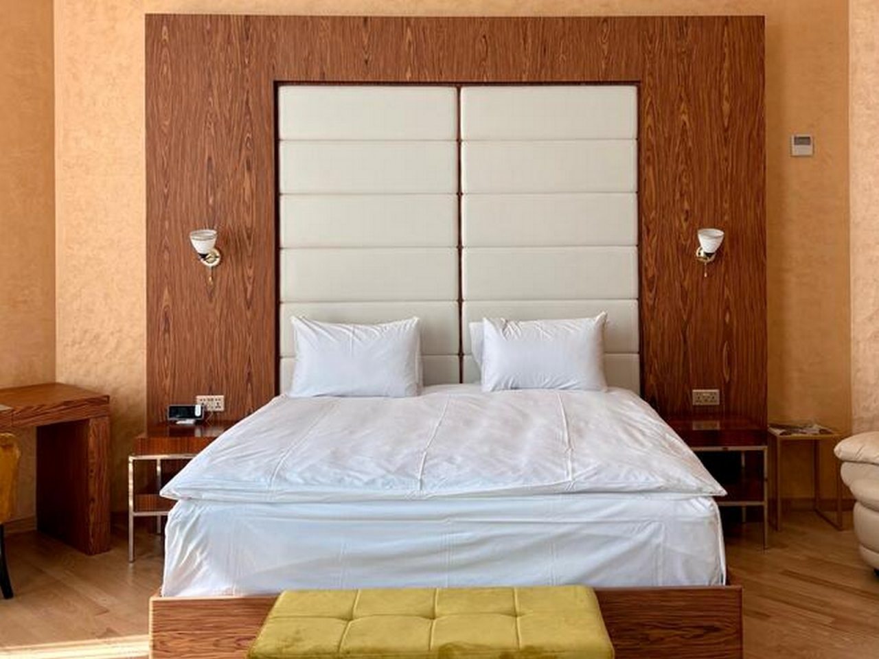 Полулюкс (DIANA (Полулюкс)), Отель Malakhovka palace