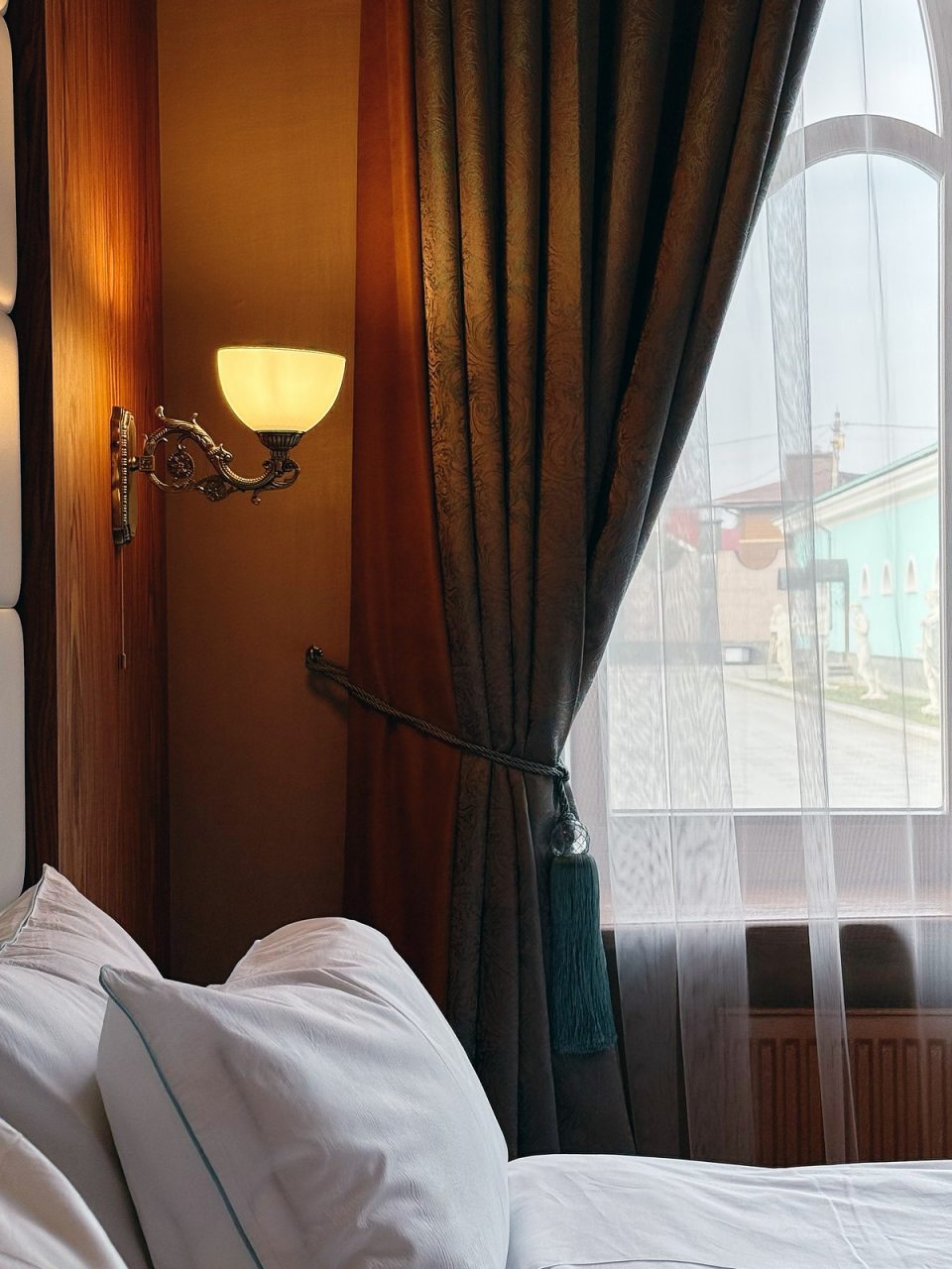 Полулюкс (NARCISO), Отель Malakhovka palace