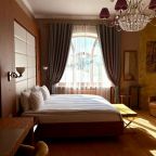 Полулюкс (HERMES), Отель Malakhovka palace