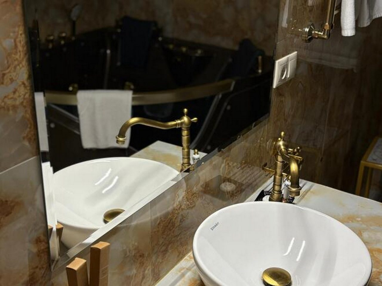 Полулюкс (FELICITA), Отель Malakhovka palace