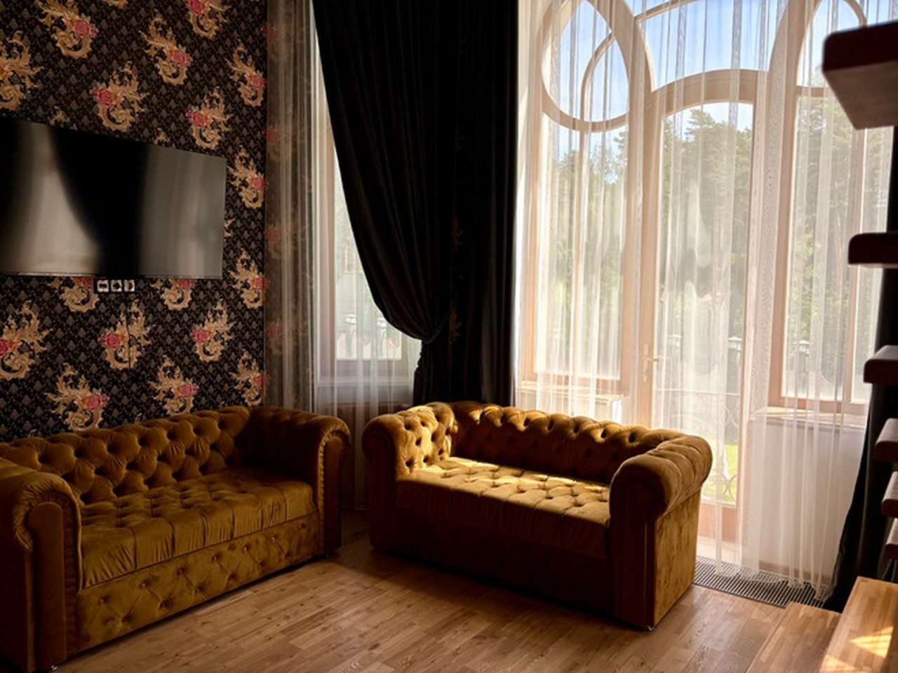 Полулюкс (DOLCE VITA с балконом), Отель Malakhovka palace