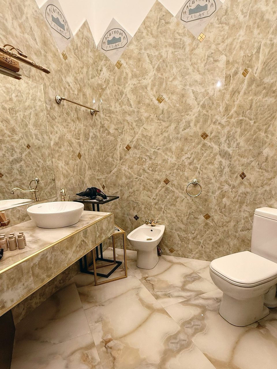 Полулюкс (ROMEO с балконом), Отель Malakhovka palace