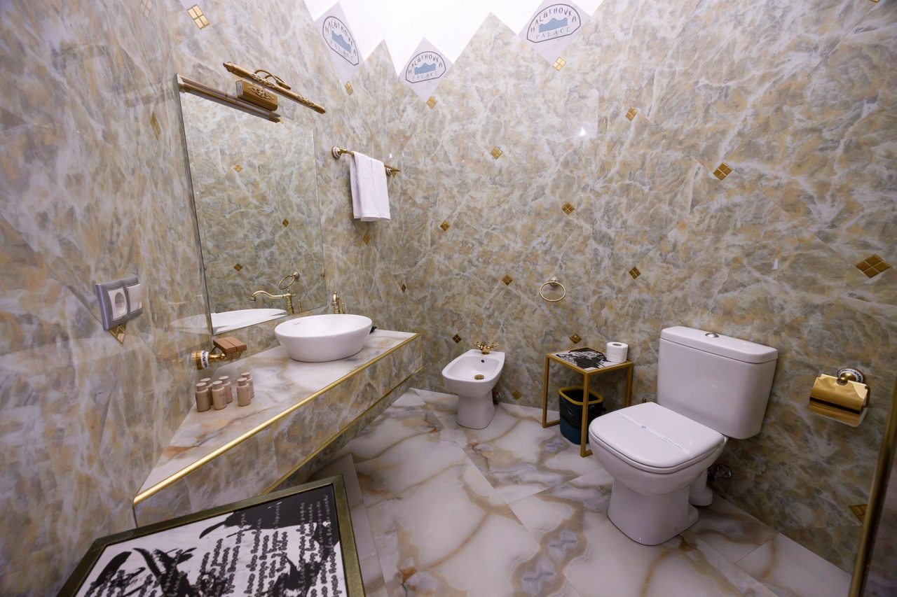 Полулюкс (ROMEO с балконом), Отель Malakhovka palace