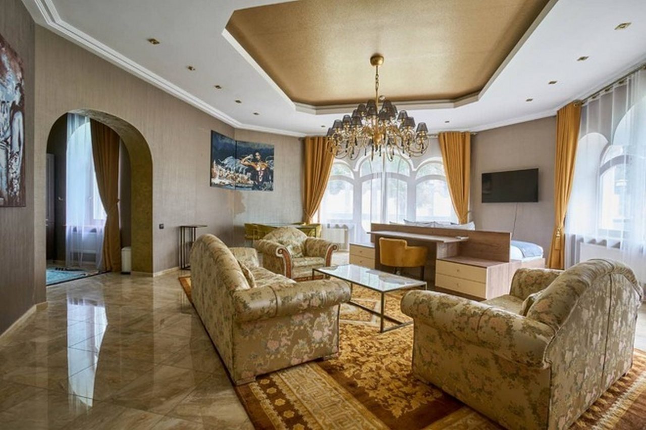 Апартаменты (DIONIS), Отель Malakhovka palace