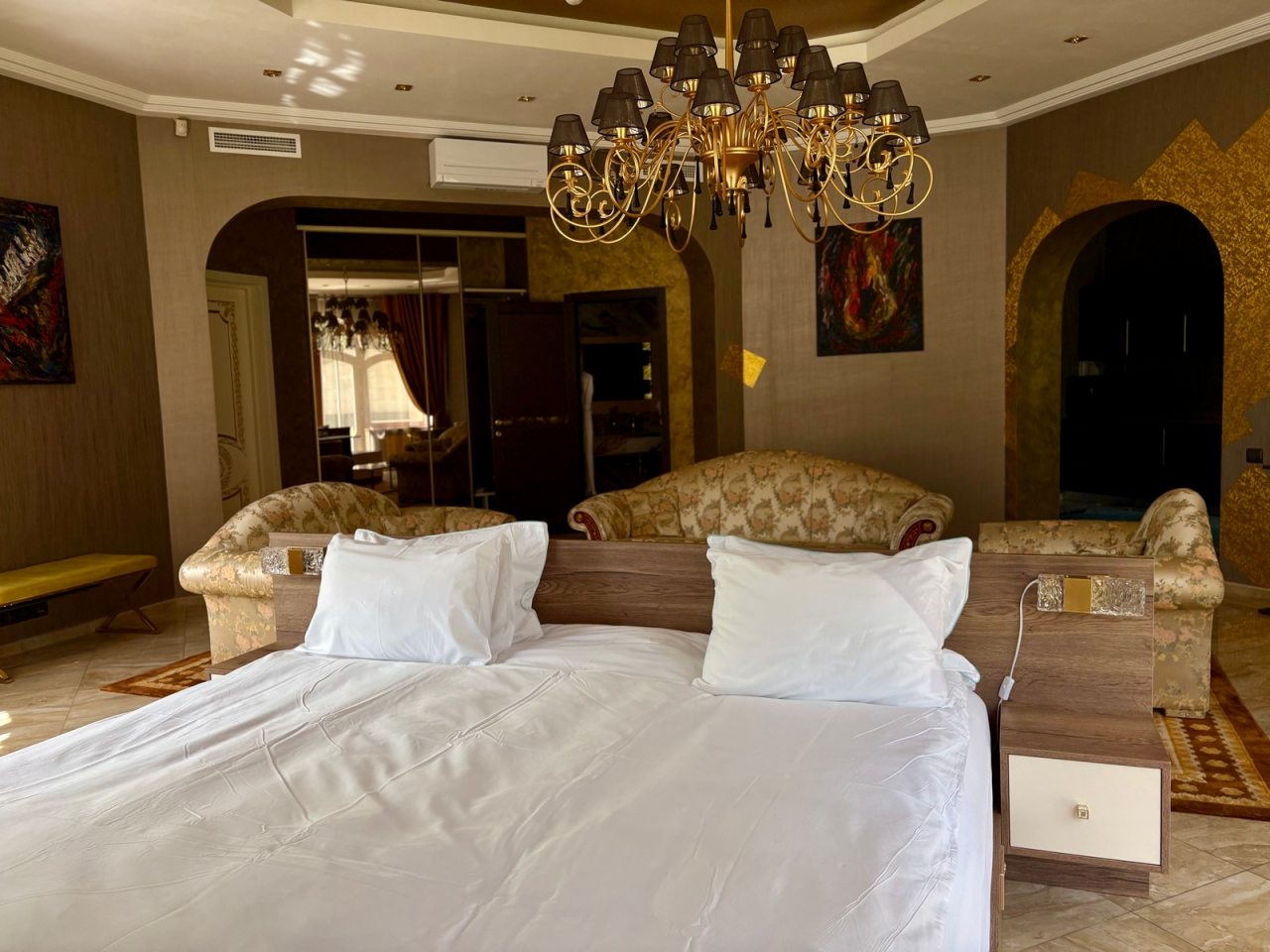 Апартаменты (DIONIS), Отель Malakhovka palace