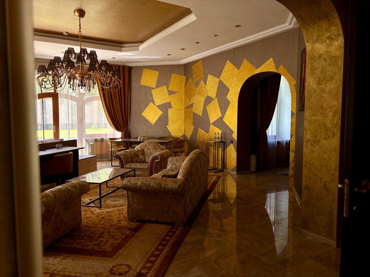 Апартаменты (DIONIS), Отель Malakhovka palace