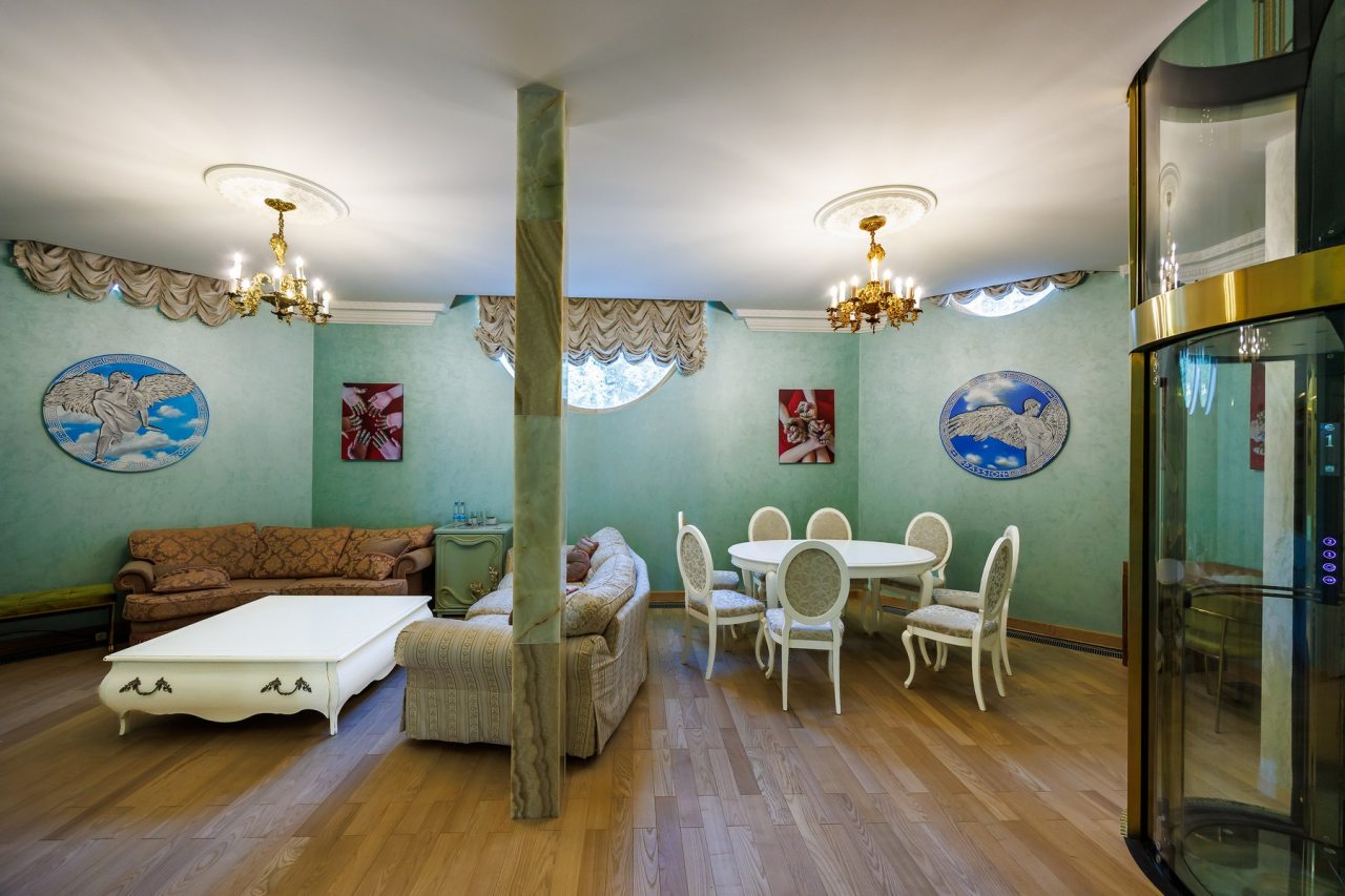 Сьюит (EDEN), Отель Malakhovka palace