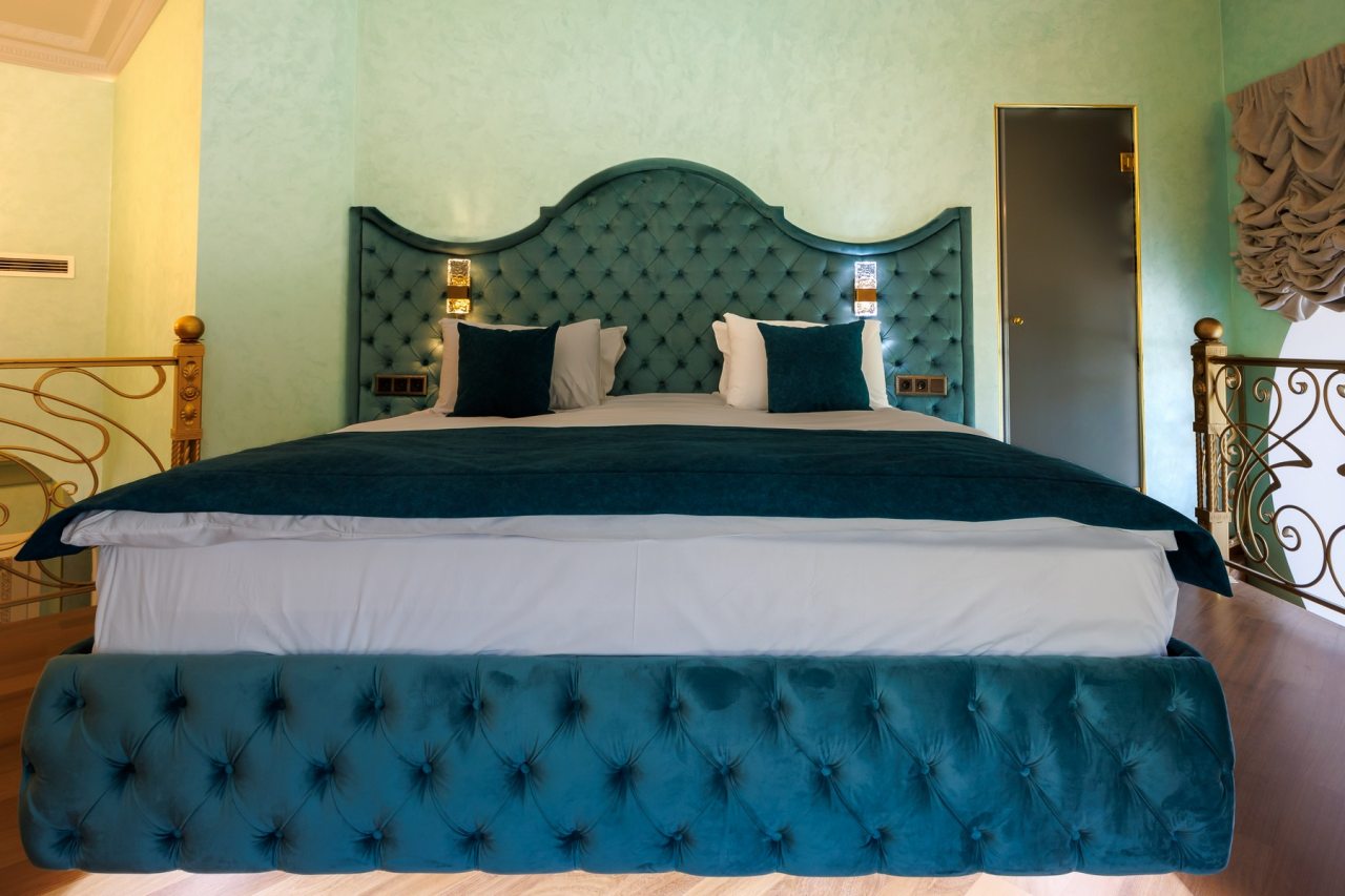 Сьюит (EDEN), Отель Malakhovka palace