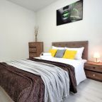 Двуспальная кровать - тахта с мягким топпером 140*200