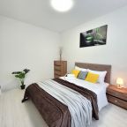 Двуспальная кровать - тахта с мягким топпером 140*200