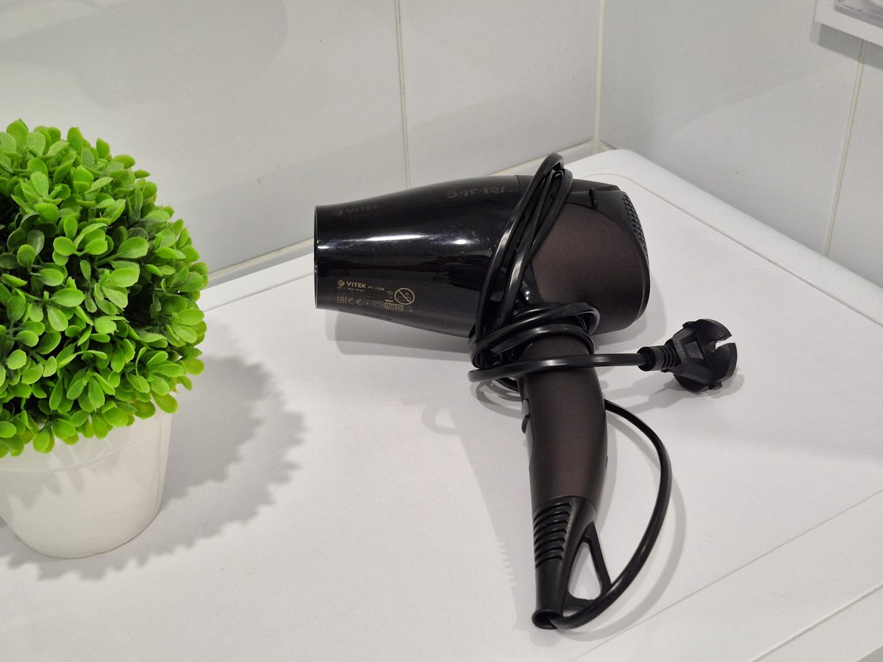 В ванной комнате фен