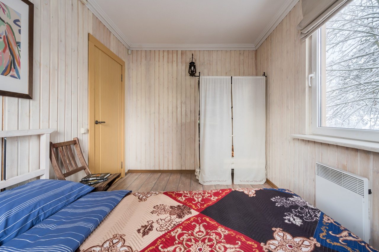 Дом (С 4 спальнями и баней), Коттедж С 4 спальнями и баней у озера Петровское