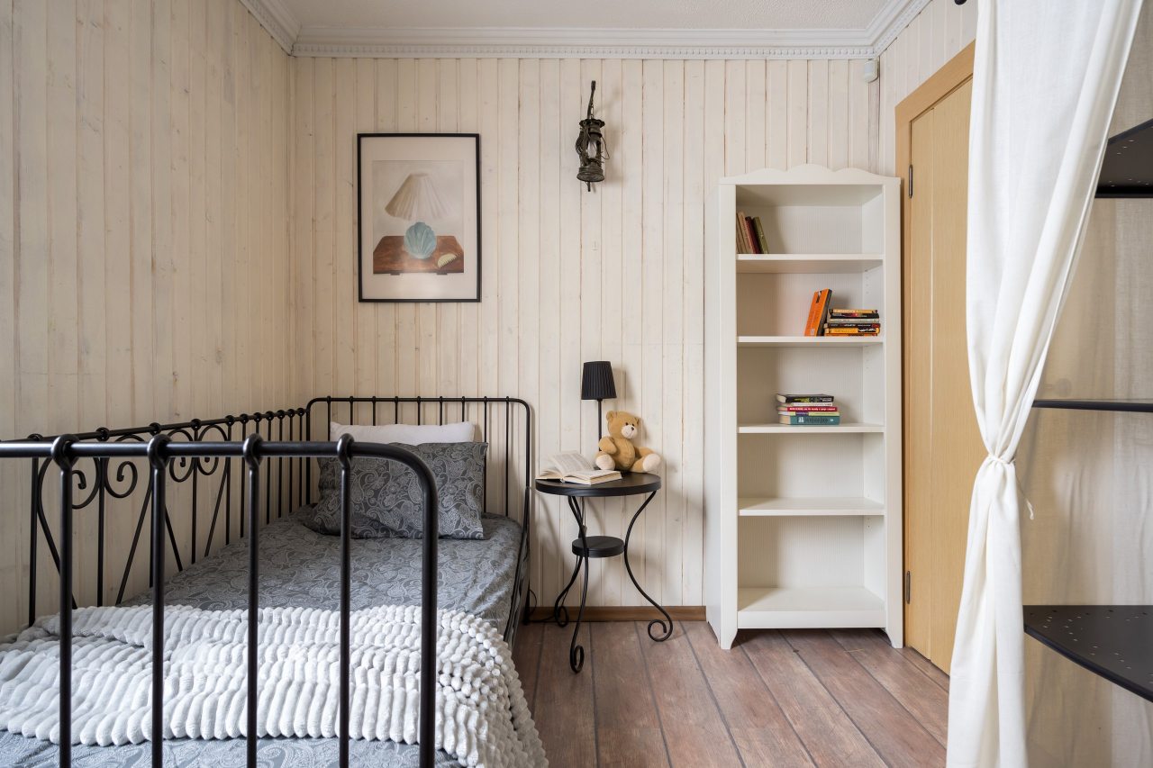 Дом (С 4 спальнями и баней), Коттедж С 4 спальнями и баней у озера Петровское