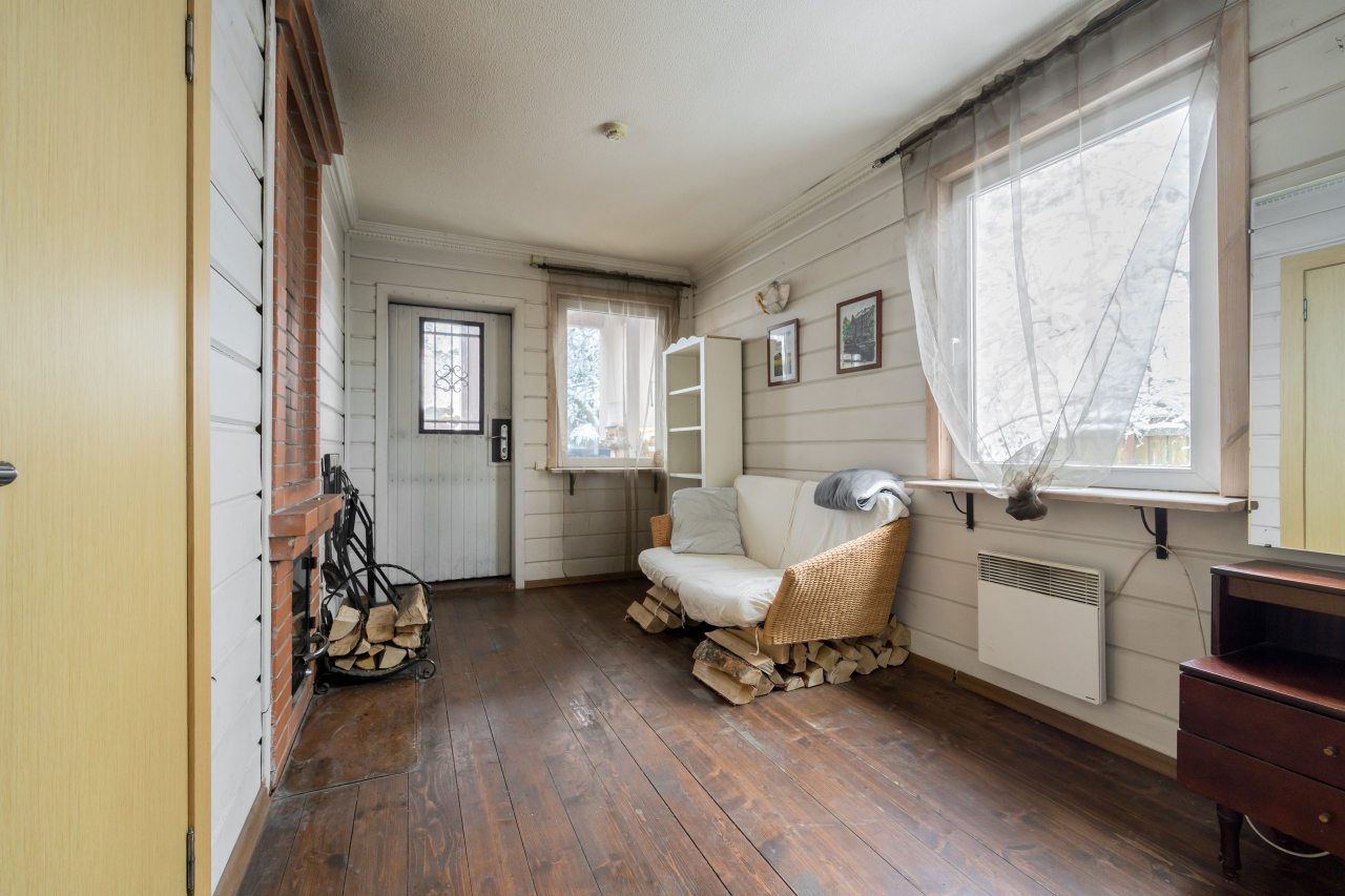 Дом (С 4 спальнями и баней), Коттедж С 4 спальнями и баней у озера Петровское