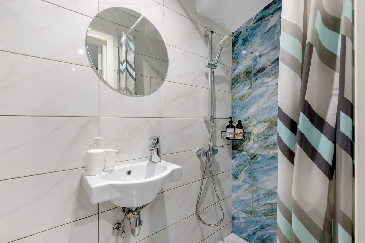 Апартаменты (LUX с двухспальной кроватью (№5)), Апартаменты VEDA Aparts Обводный 132