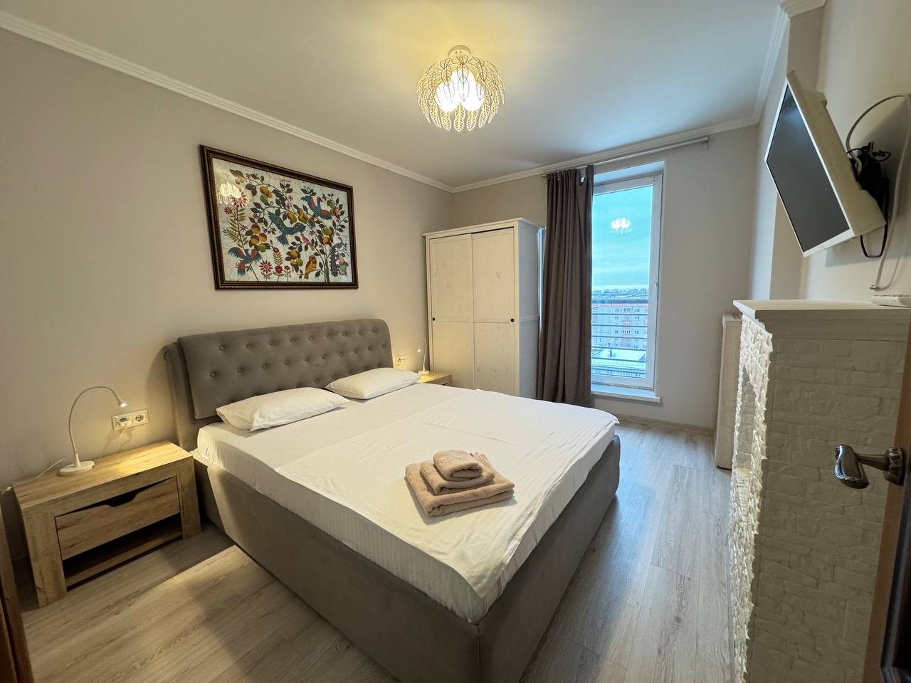 Комфортная, современная спальня