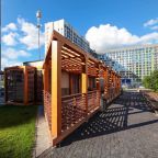 Закрытый двор оборудованный детскими площадками