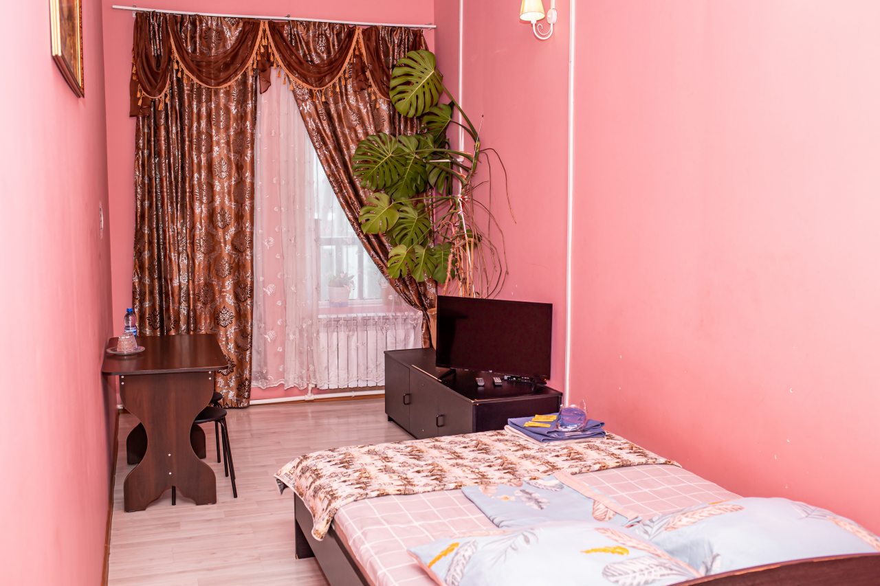 Двухместный (Двухместный номер с большой двухспальной кроватью и балконом) гостиницы Барашки, Солнечногорск
