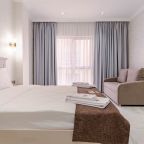 De Luxe (Номер "Делюкс" с видом на город), Отель Cascade Resort by Stellar Hotels
