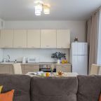 Апартаменты (На 12 этаже 141), Апартаменты TopHouse на Можжевеловой