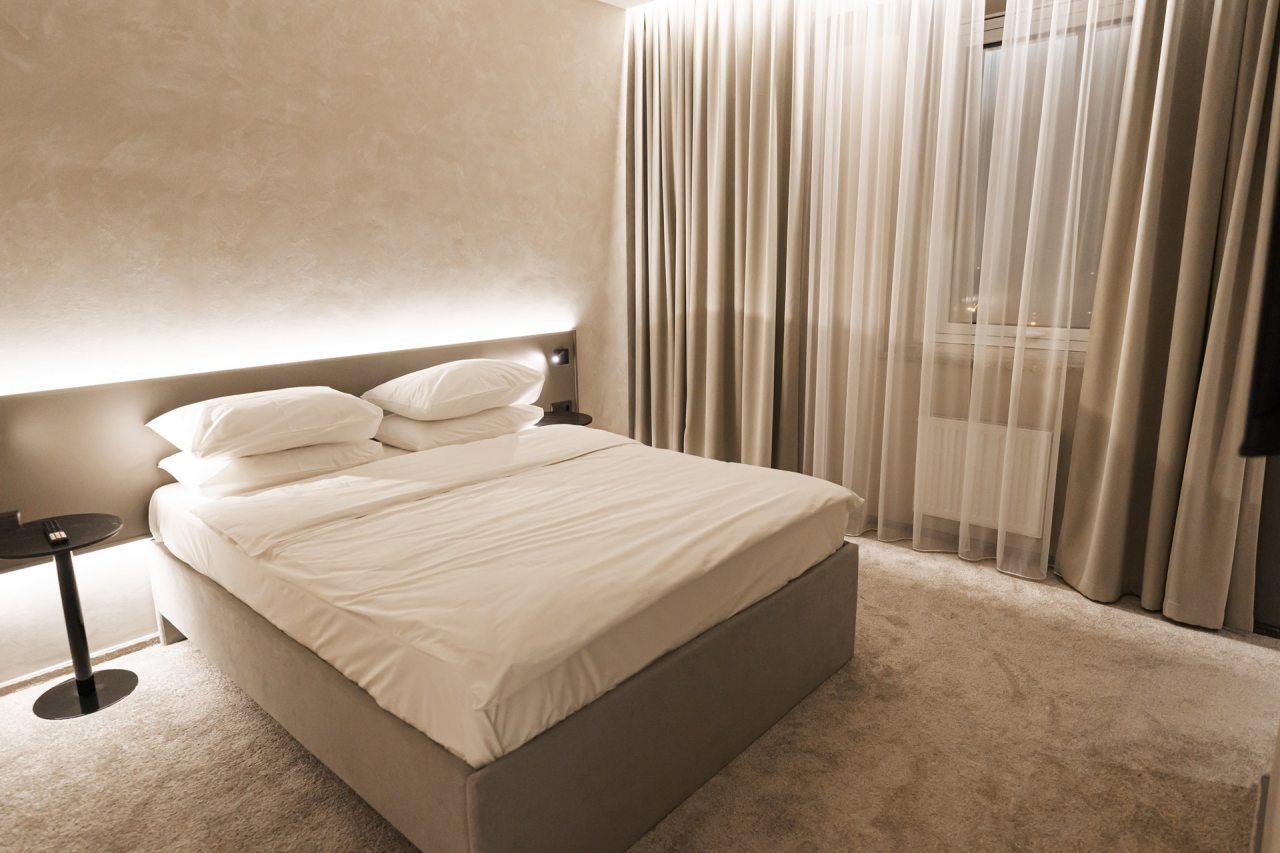 Двухместный (Стандарт плюс с двуспальной кроватью) отеля SLIDE Bleisure & MICE HOTEL, Екатеринбург