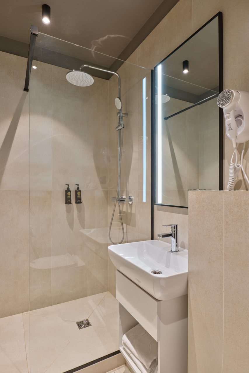Двухместный (Стандарт плюс с двуспальной кроватью), Отель SLIDE Bleisure & MICE HOTEL