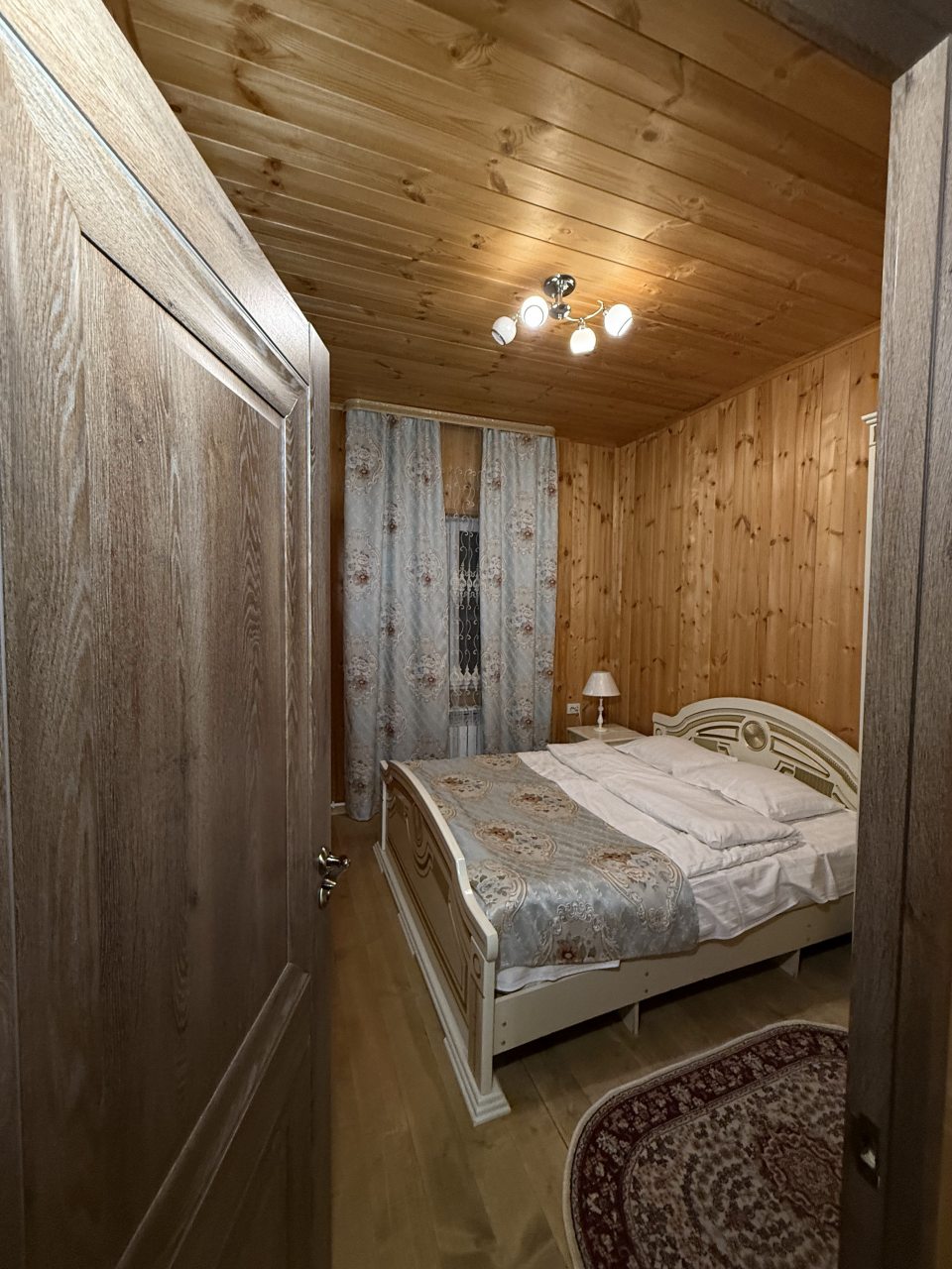 отдельный коттедж на территории