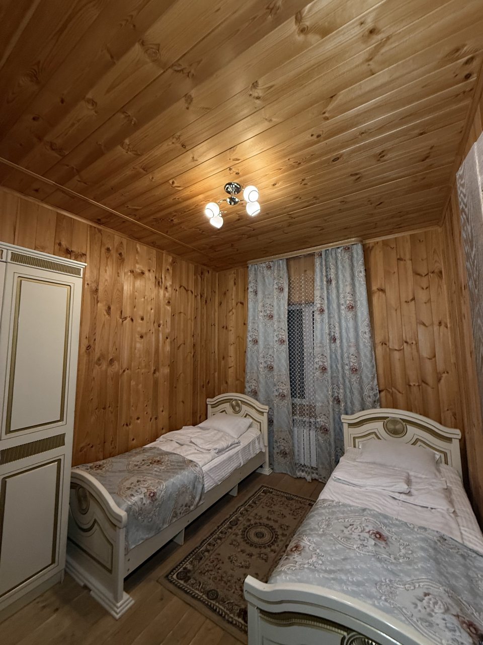 отдельный коттедж на территории