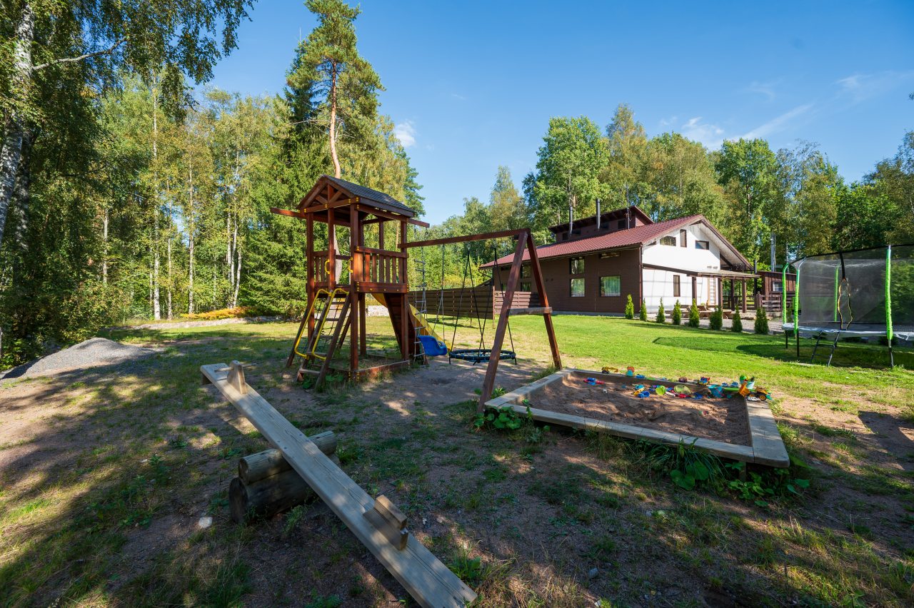 Коттедж №4 Детская площадка