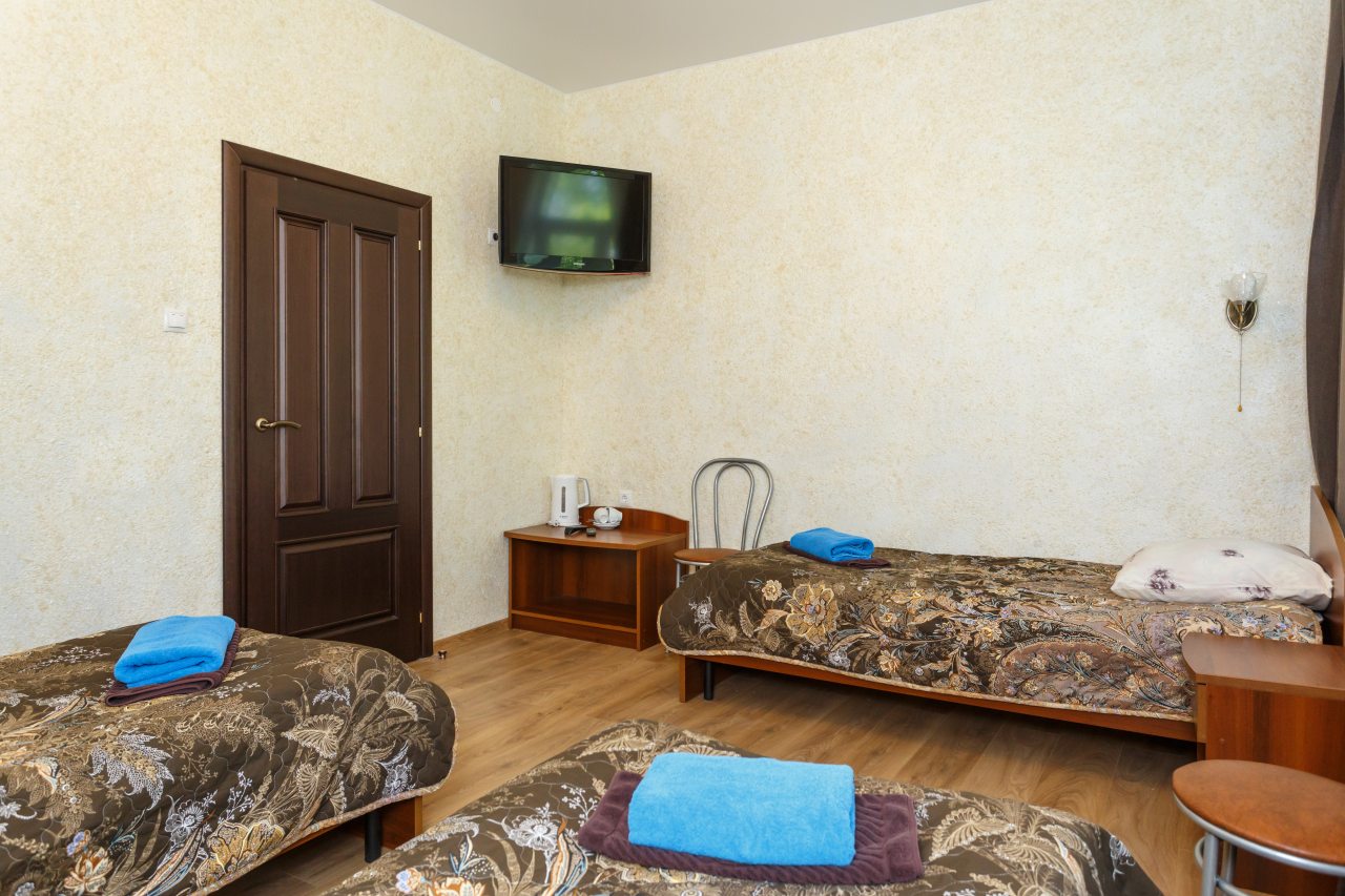 Трёхместный и более (Стандарт) гостиницы Национального парка Валдайский, Новгородская область