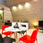 Коттедж (A-Frame №8 (с купелью и баней)), База отдыха Les Holidays