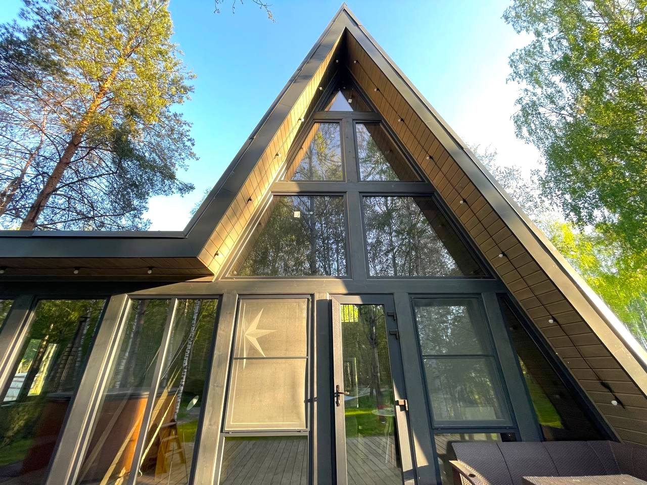 Коттедж (A-Frame №8 (с купелью и баней)), База отдыха Les Holidays