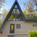 Коттедж (A-Frame №8 (с купелью и баней)), База отдыха Les Holidays