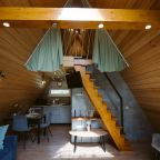 Мини-дом (A-Frame №14 (с террасой без купели)), База отдыха Les Holidays