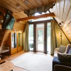 Мини-дом (A-Frame №14 (с террасой без купели)), База отдыха Les Holidays