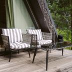 Мини-дом (A-Frame №14 (с террасой без купели)), База отдыха Les Holidays