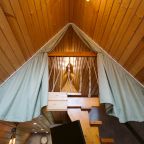 Мини-дом (A-Frame №14 (с террасой без купели)), База отдыха Les Holidays